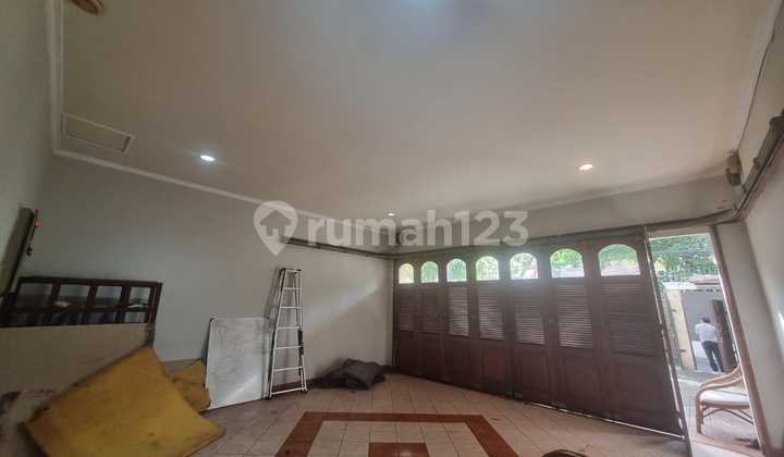 Disewakan Rumah Kemang 2 Lantai, Jakarta Selatan 2