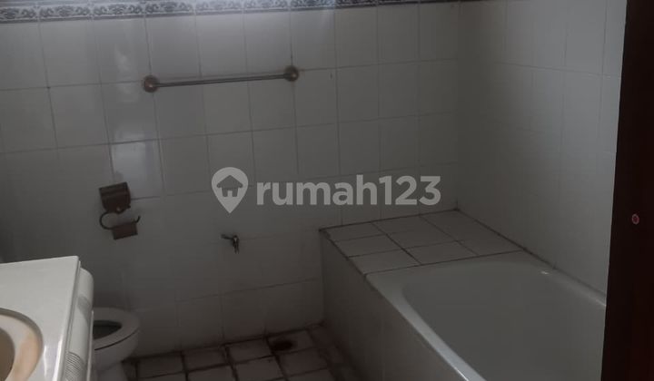 For Rent: Cipete House can be Office, Strategic Location, 5 Bedrooms, Land 400, Building 350, 25. 2