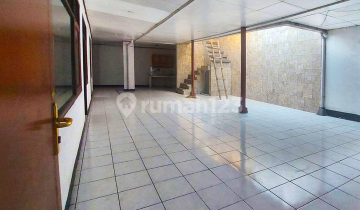 Sewa Rumah Kurdi Bandung di Pusat Perkantoran Dekat Tol 2