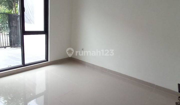 Dijual Rumah Cantik 2lantai, model minimalis modern, Siap Huni di Regency Melati Mas, Serpong Tangerang. 2