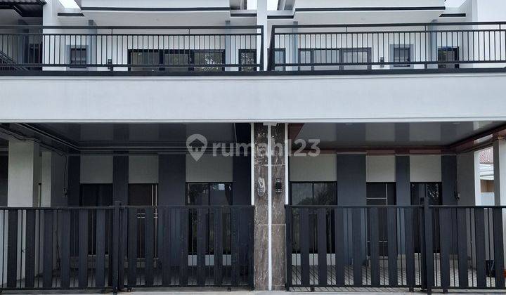 Dijual Rumah Cantik 2lantai Siap Huni Full Dak Balkon di Citra Raya Tangerang 1