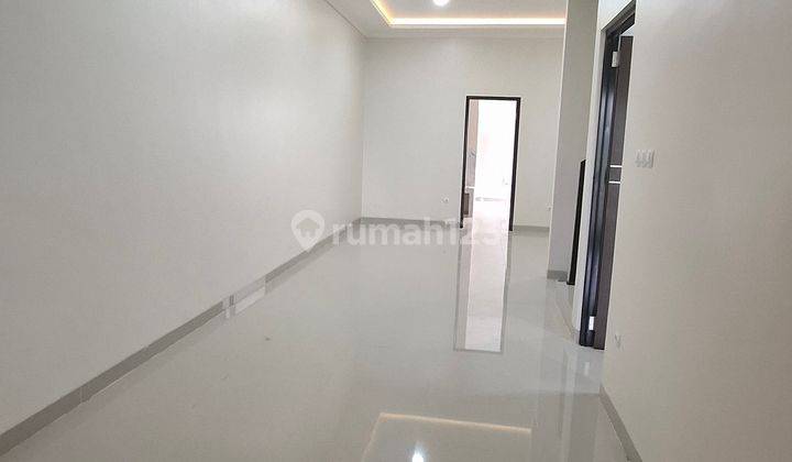 Dijual Rumah Cantik 2lantai Siap Huni Full Dak Balkon di Citra Raya Tangerang 2