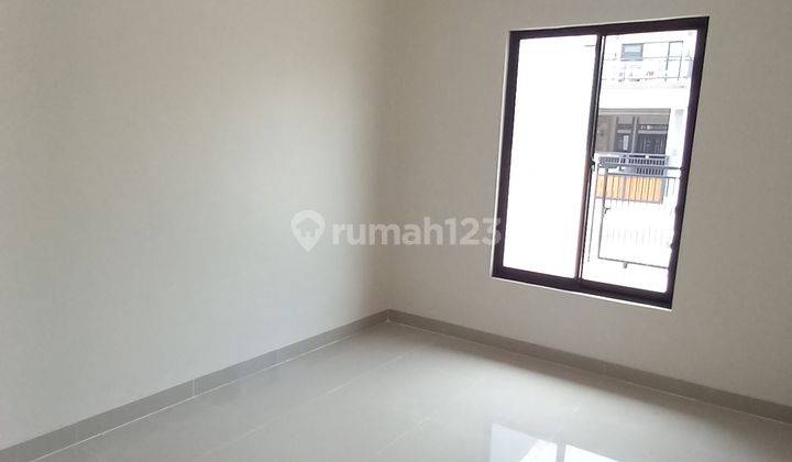 Dijual Rumah Cantik Hook 2lantai Siap Huni di Citra Raya Tangerang 2