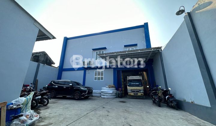 Warehouse and office for sale, ready to use.