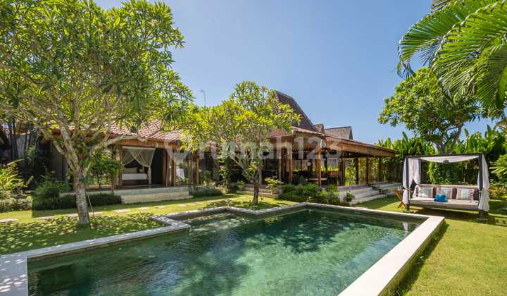 For Rent Monthly and Yearly The Best Javanese Villa in Canggu Area