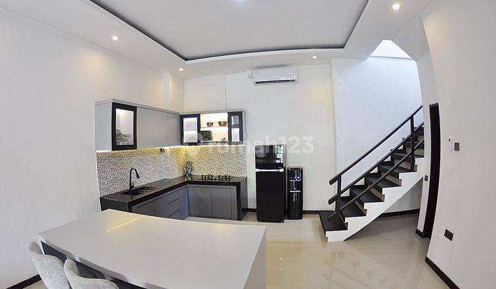 Villa 2 Lantai , Semi Furnished, Swimming Pool, Dekat Ke Pantai Canggu 2