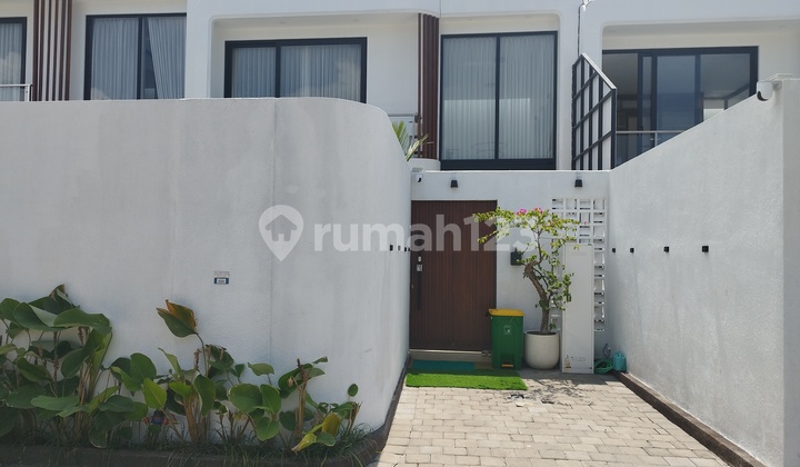 4 Beautiful Villa Units in Kerobokan, SHM, Near Kuta, Seminyak, Canggu