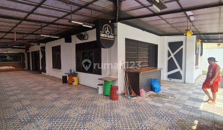 Rumah Disewakan , Parkir Luas Cocok Utk Restaurant, Kantor, Depan Jalan Raya 2