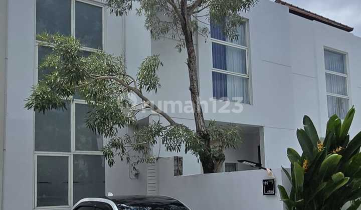 New Villa for Rent + HRV Car in Kerobokan Near Seminyak, Land Certificate New Villa for Rent + HRV Car in Kerobokan Near Seminyak, Land Certificate