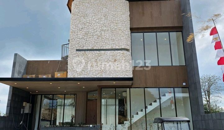 The Links, 2 Floor Semi Furnished Villa in Pecatu, Villa on a Famous Golf Course in Bali 1