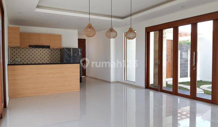 Rumah 2 Lantai Dgn Konsep Villa ,shm,  Ada Private Pool 2