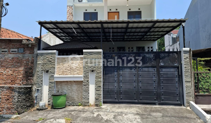 Luxury Furnished House near Unimus Kedungmundu 1