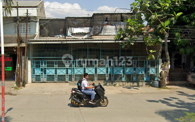 House for sale in Tlogosari Kulon, Pedurungan, needs renovation. 1