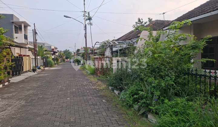 Rumah Dijual di Plombokan Pondok Indraprasta Bebas Banjir Jalan Lebar 2