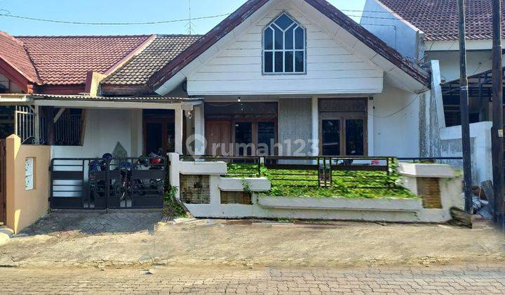 Rumah Depan Taman di Puri Anjasmoro Semarang Barat 1