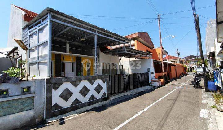 Rumah Disewakan Dekat Simpang Lima di Pleburan 11