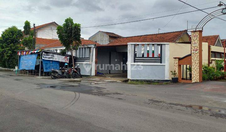 Rumah Kantor Gudang Puspowarno Hook Jalan Utama 1