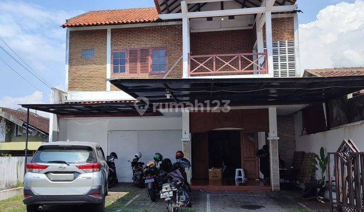 Rumah Disewakan di Dekat Jalan Setiabudi Srodol  1