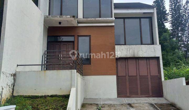 Rumah 2 Lantai di Bukit Sari View City Light Semarang 1