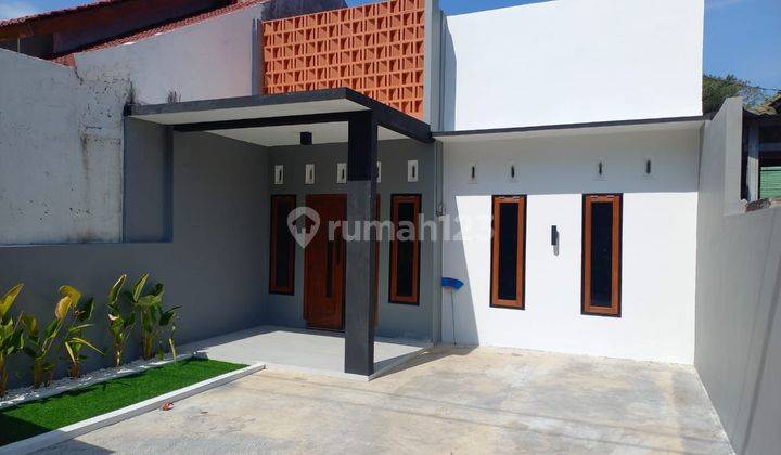 Rumah Mewah Modern Minimalis di Roro Jonggrang Manyaran 1