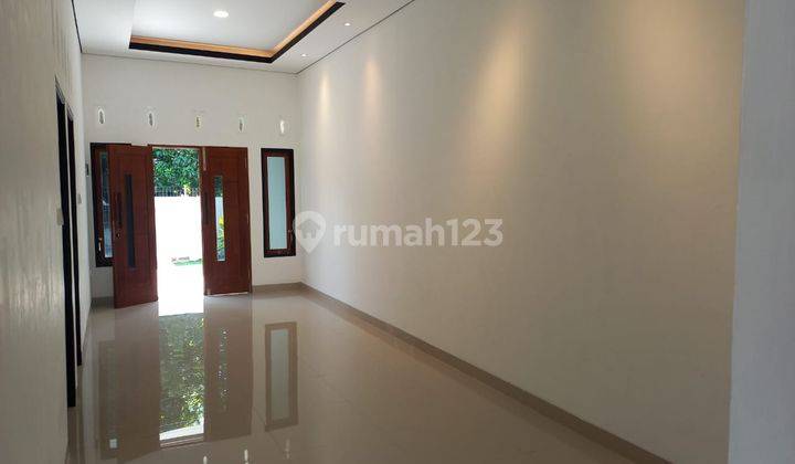 Rumah Mewah Modern Minimalis di Roro Jonggrang Manyaran 2