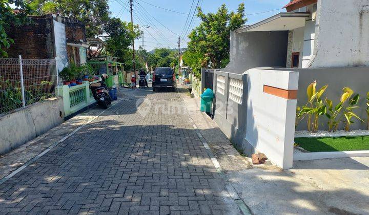 Rumah Mewah Modern Minimalis di Roro Jonggrang Manyaran 2