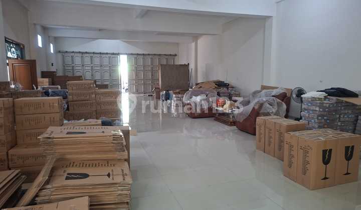 Tempat Usaha dan Rumah Tengah Kota di Ki Mangunsarkoro Brumbungan Semarang Tengah 1