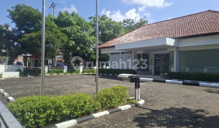 Disewakan Gedung Ex Bank Jalan A Yani Dekat Simpang Lima 1