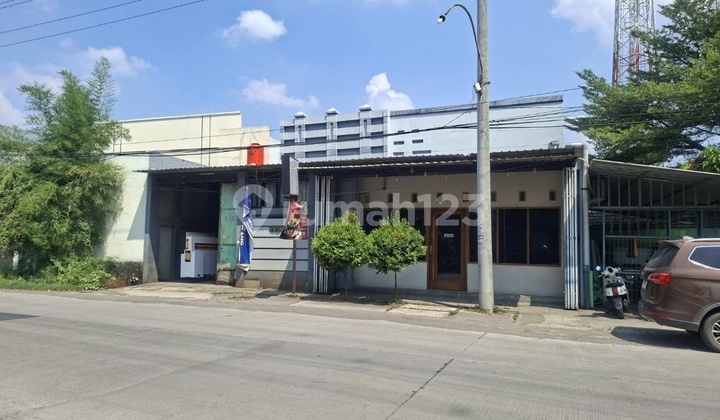 Quick Sale Warehouse Near Semarang Port, can accommodate Fuso trucks.