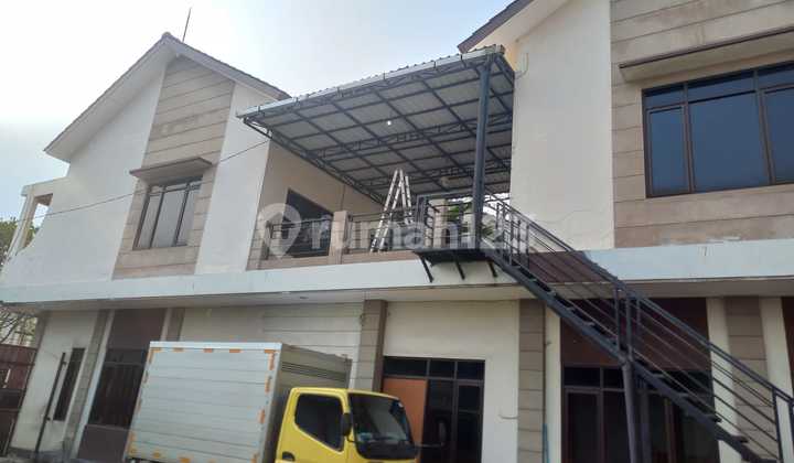 Disewakan Lantai 2 jl Supriyadi Kalicari Bisa truk Bebas Banjir