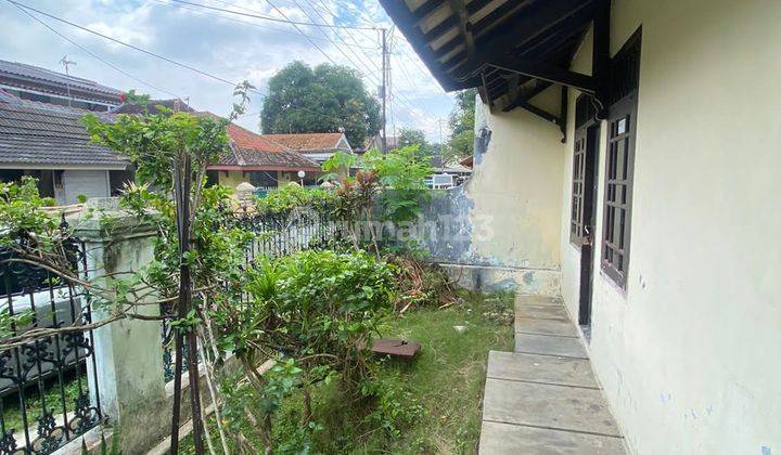 Rumah Tengah Kota Depan Taman di Peterongan Semarang Selatan 2