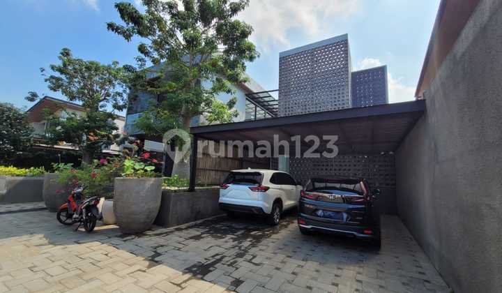 Rumah Mewah Elit di Puri Arga Golf BSB City Ciputra ada Kolam Renang 1