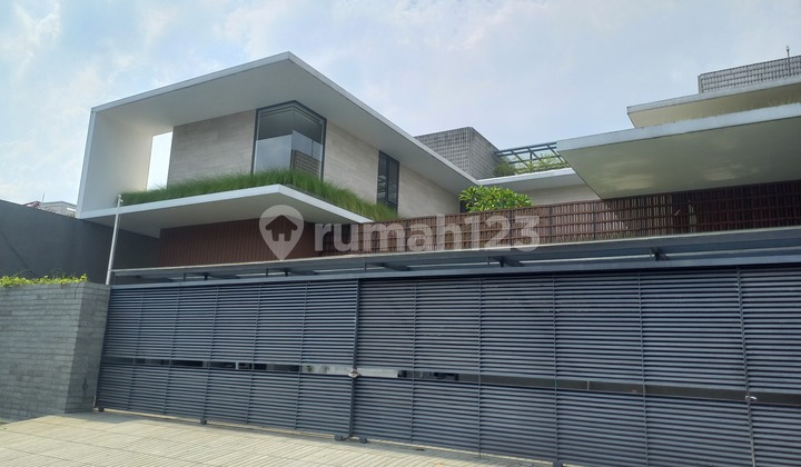 Rumah Mewah Furnish Ada Kolam Renang Dekat Akpol Gajahmungkur 1