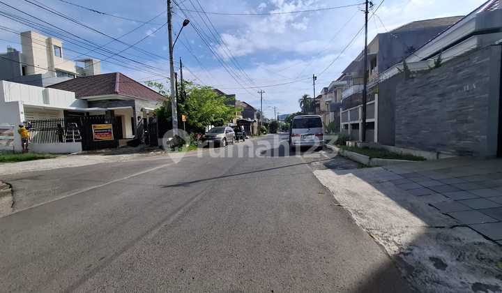 Rumah strategis tengah kota siap pakai di seteran semarang tengah 2