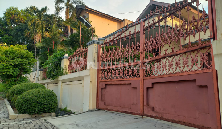Rumah Megah di Jalan Utama Kalibanteng Kidul Semarang Barat 1