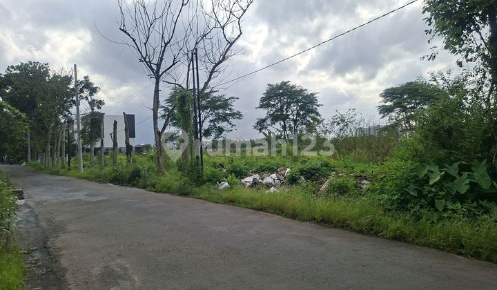 Strategic Plot Near Mulawarman Raya and Graha Estetika 1
