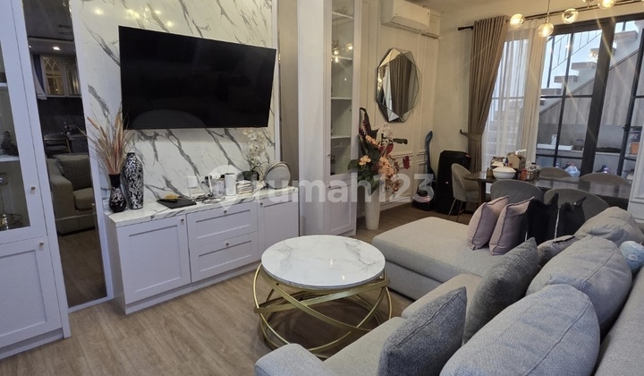 Luxury House in Anggrek Graha Padma Complex Semarang 2