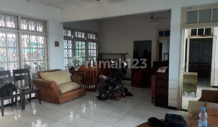 Bangunan 3 Lantai Kedungmundu Raya Lebar 14 Meter 2