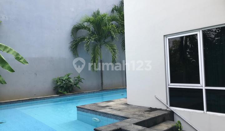 Rumah Sewa Siap Huni ada kolam renang di Banyumanik 2