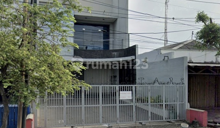 Gedung Komersil di Jl. Jend Sudirman Siliwangi Kalibanteng 1