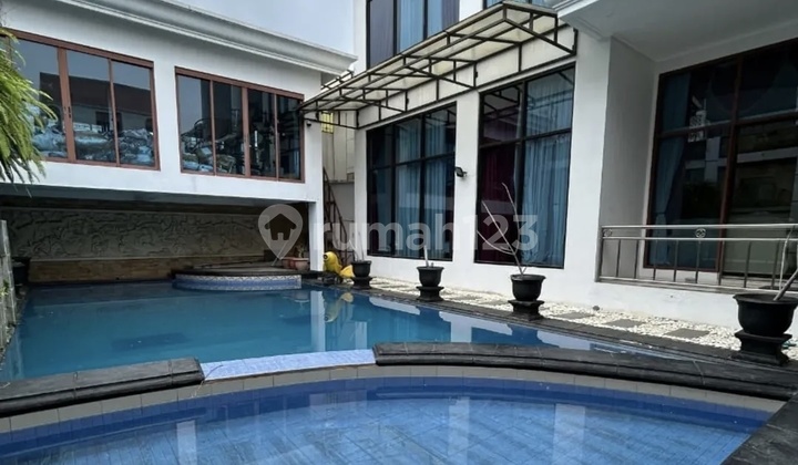 Rumah Mewah Ada Kolam Renang di Bulusan Tembalang Semarang 2