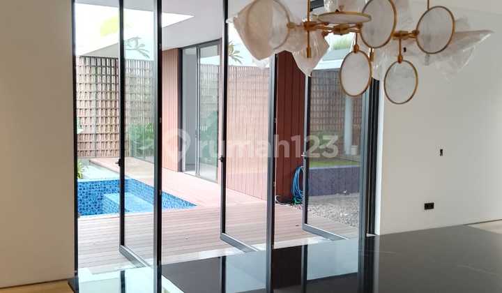 Rumah Mewah Baru Dekat Akpol Ada Kolam Renang Lebar Muka 20 Meter 1