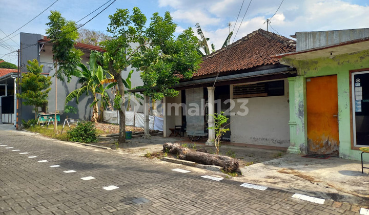 Rumah Murah Hook di jl Kelud Gajah Mungkur lebar 10 meter 2