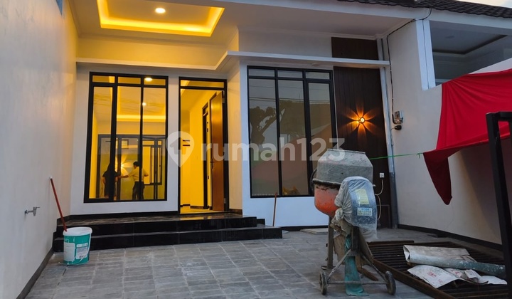 Rumah Baru 2 Carport di Tanah Mas Semarang 1