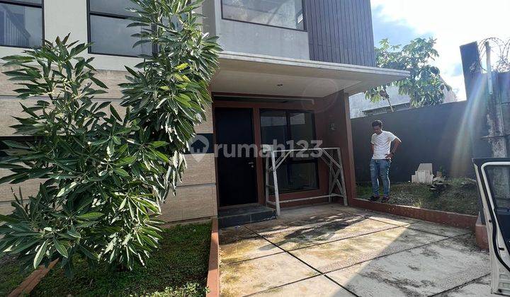 Rumah Baru dan Siap Huni di Perumahan Emerald 1