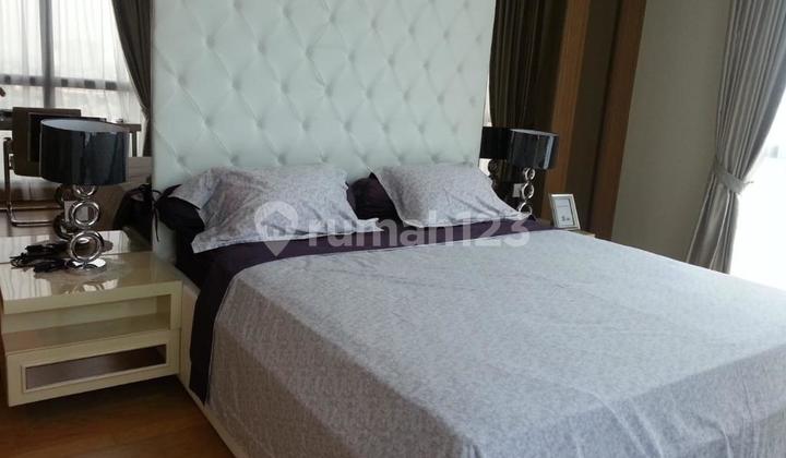 Sewa Apartemen Residence 8 Senopati 3 Bedroom Furnished Bagus