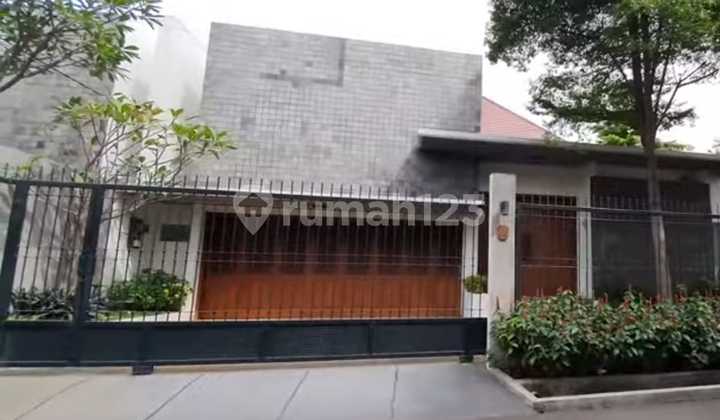 For Sale House in South Kemang Hook Strategic Location