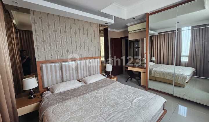 For Rent Apartment Denpasar Residence 2+1 Bedrooms High Floor