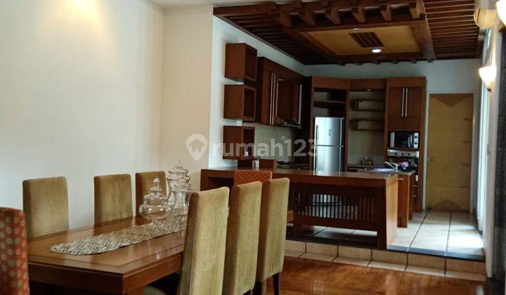 Dijual Rumah di Menteng 4 Kamar Mandi Kondisi Bagus 2