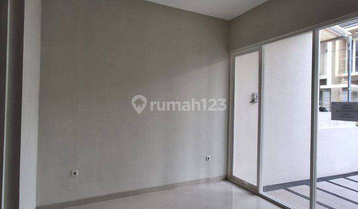 Rumah Villa 2 Lantai Bangunan Baru di Adikusuma Batu Malang 2